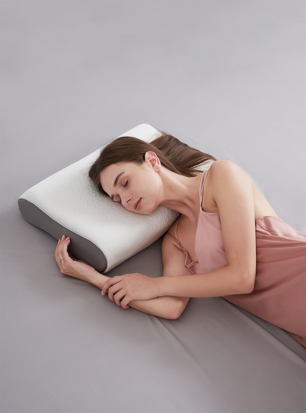 枕头拍摄-家纺摄影（图ZMjY5NzUyMTAw） - 产品摄影 - 站酷设计师熊猫家纺商业摄影原创素材 - 站酷ZCOOL