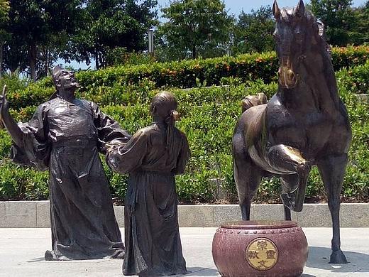 专业广场雕塑设计