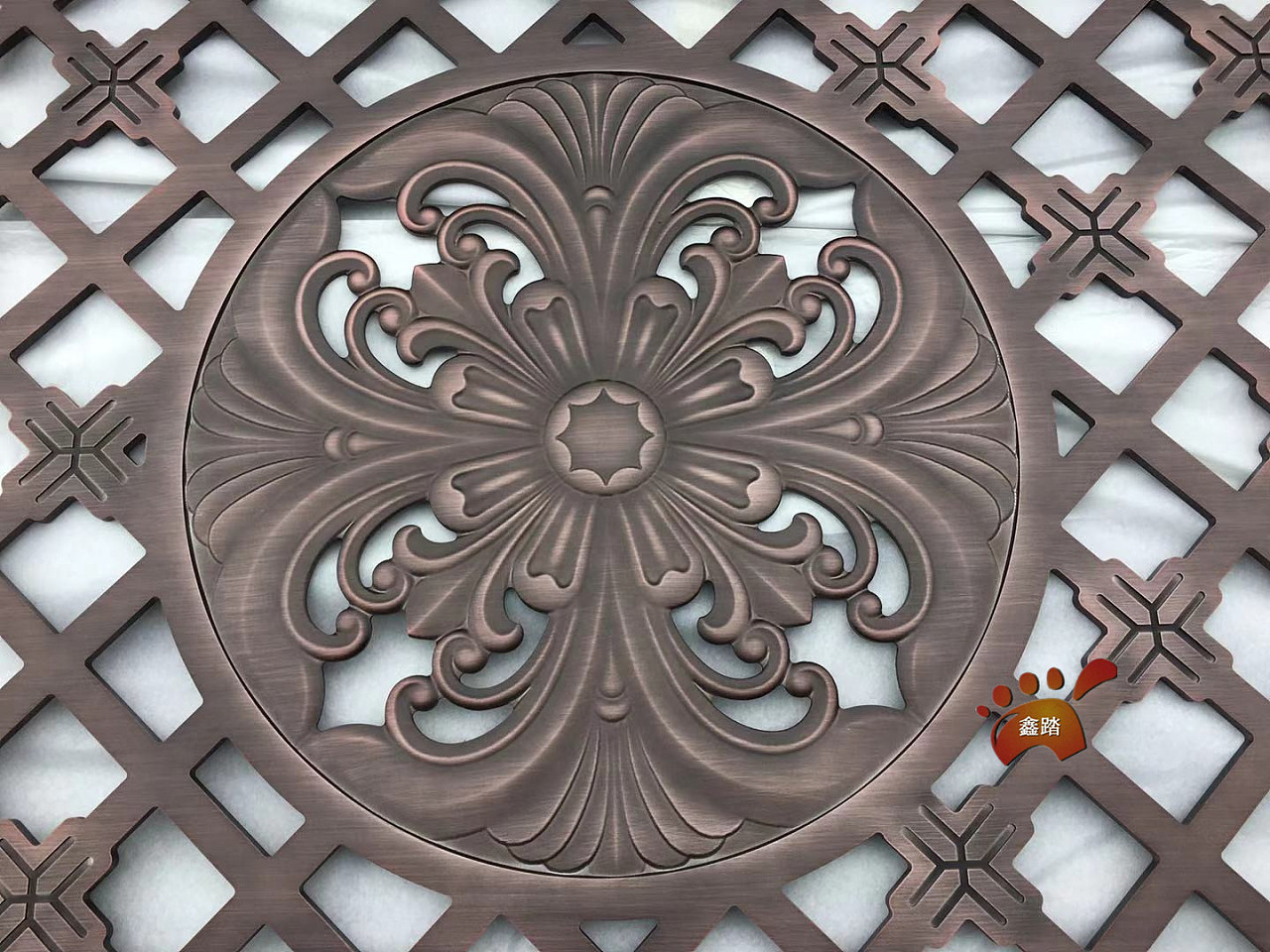 铝板镂空浮雕古铜发黑花格屏风