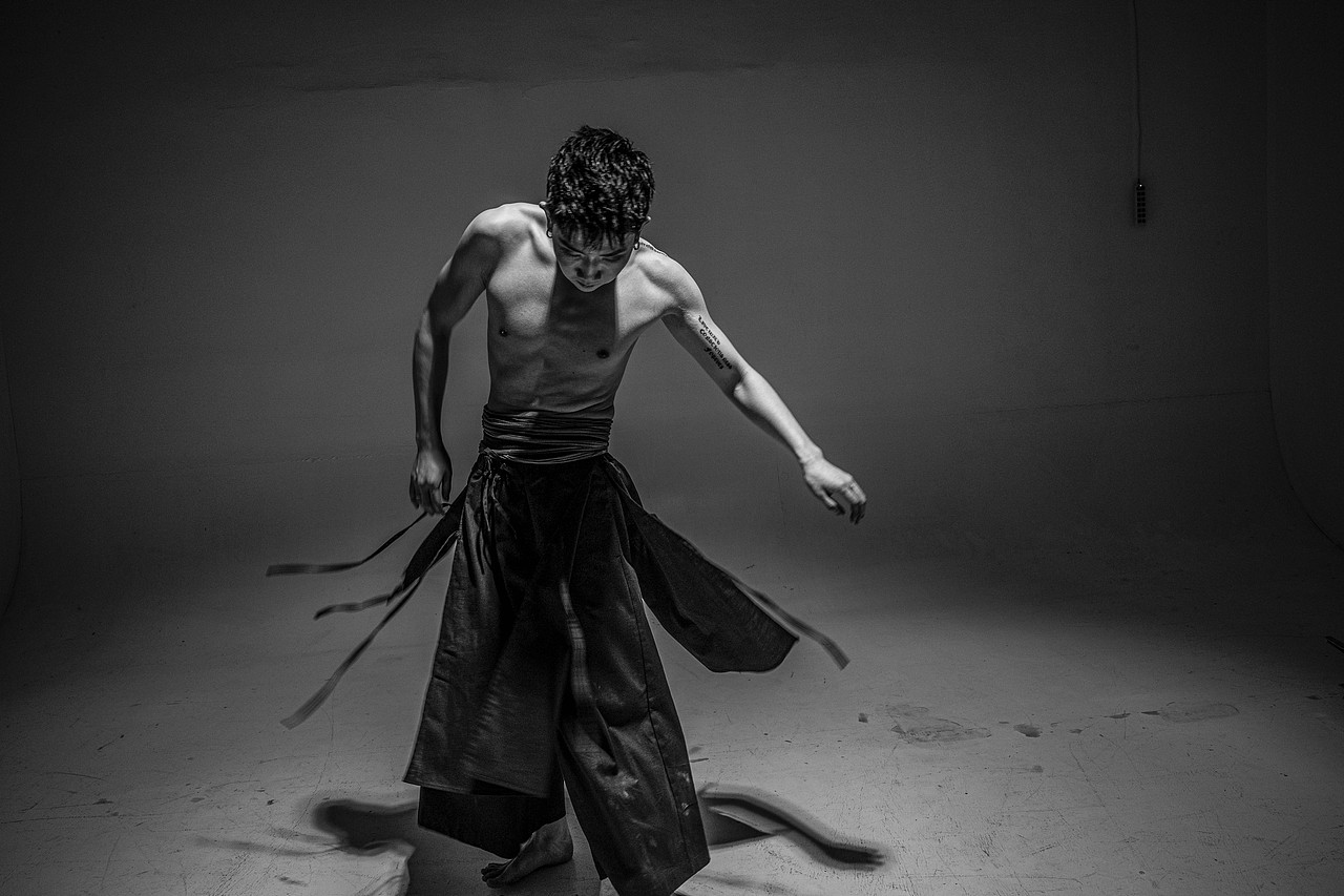 《向未而生》力与美的碰撞