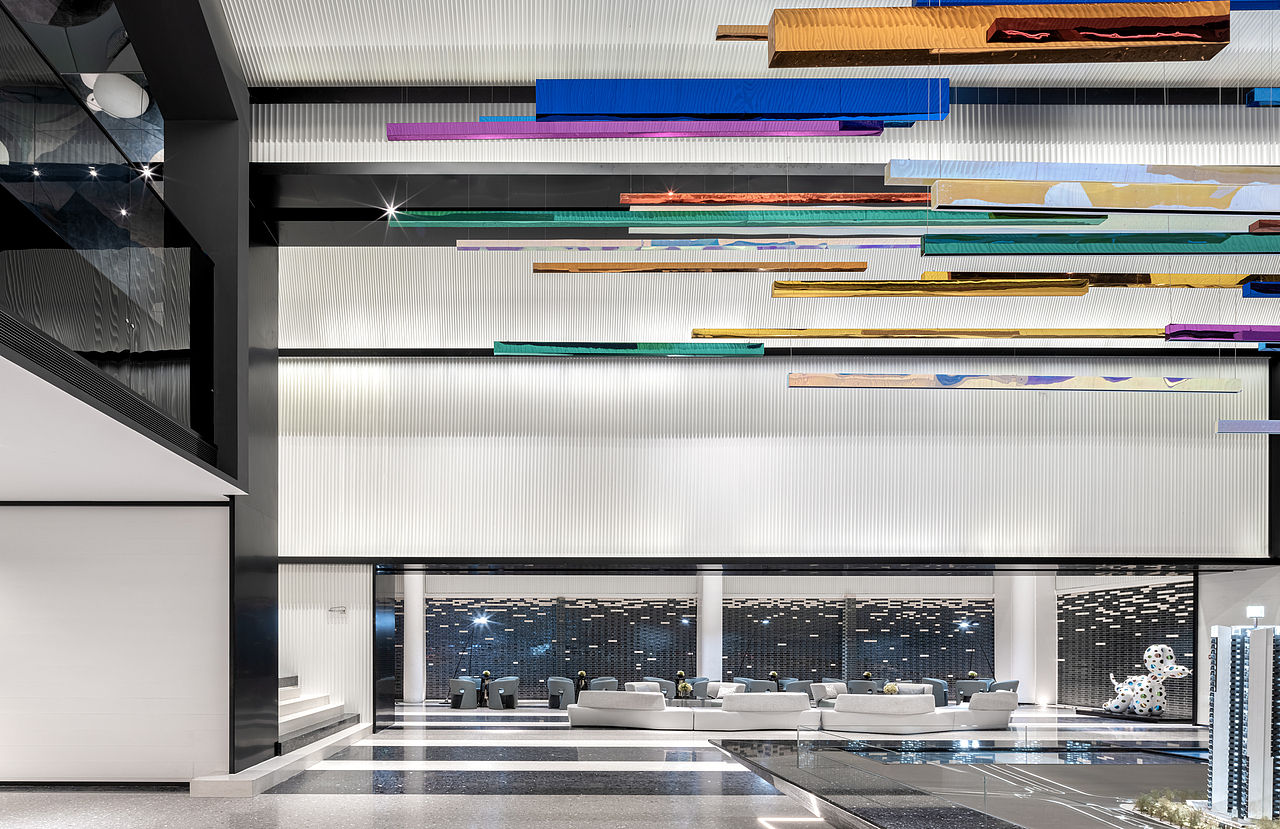 Walk The Line|阳光城·翡丽山 ✕ 潮玩艺术