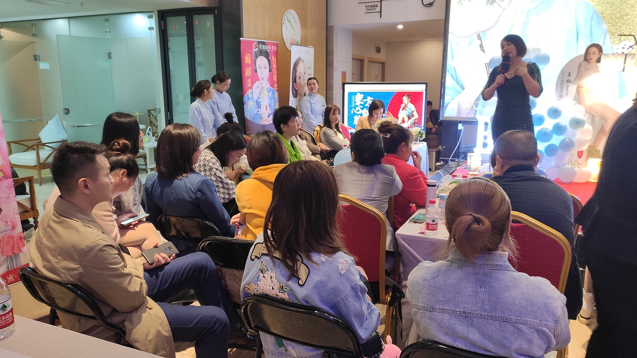 东方心绣脸见面会