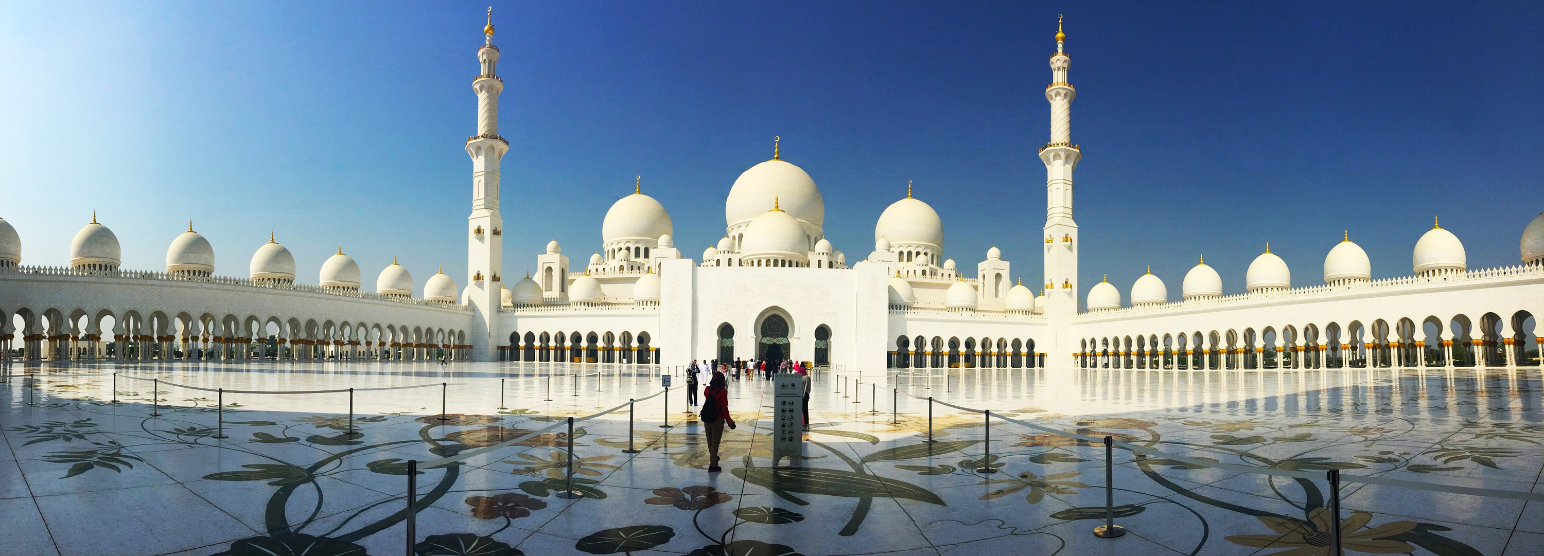 谢赫扎伊德清真寺不可思议的沙漠珍珠
