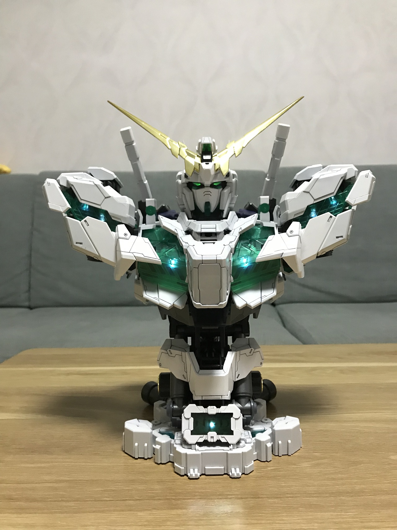 亿辉的1/35独角兽胸像