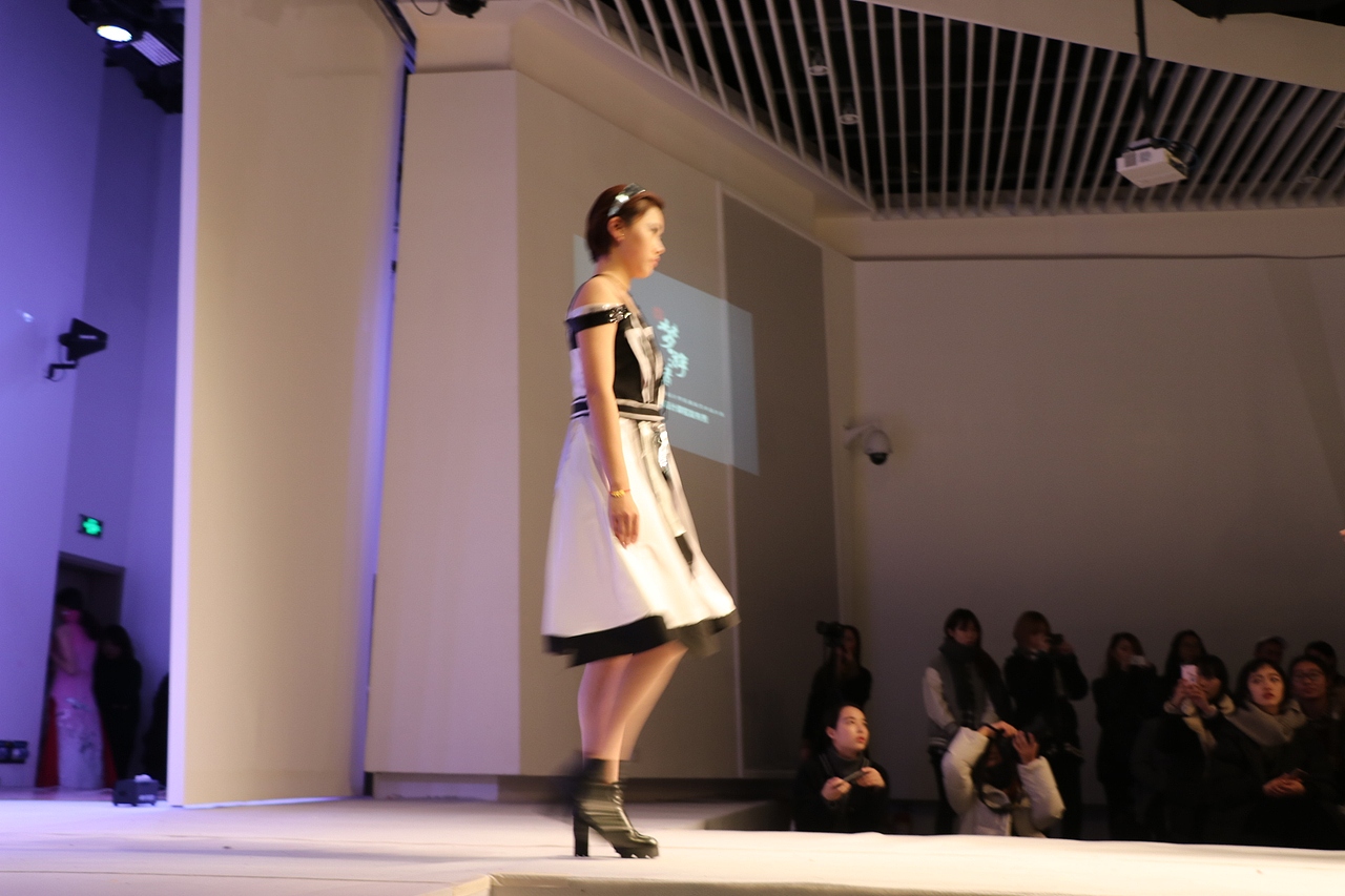 视频／东华大学15级女装服设课程汇报／12级毕设初赛