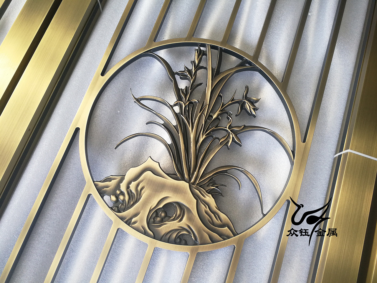 铝板浮雕新中式仿古铜屏风别墅玄关家装