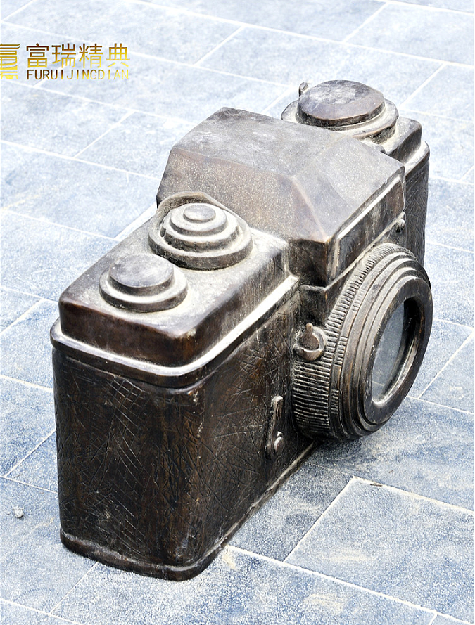 照相机仿铜雕塑