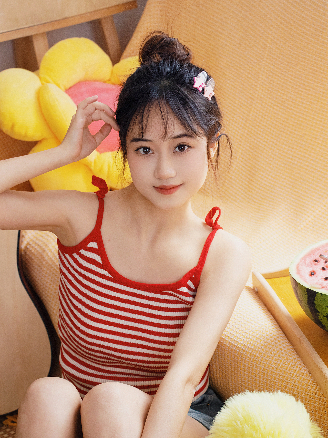 嘘…夏天要来喽.🍉（图ZMzY4MjAyOTgw） - 人像摄影 - 站酷设计师鸭梨最酷阿原创素材 - 站酷ZCOOL