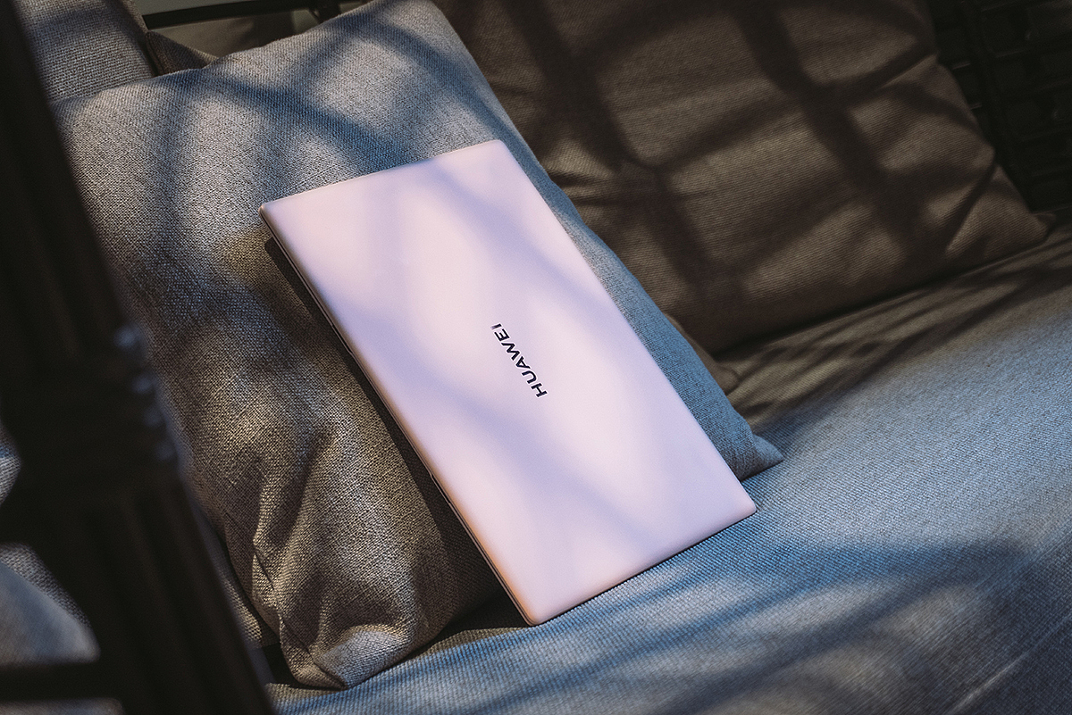 HUAWEI Mate Book X（图ZMjIzNTAxMTIw） - 产品摄影 - 站酷设计师叶少Vera原创素材 - 站酷ZCOOL