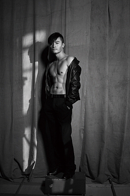 为杂志拍摄明星耿乐