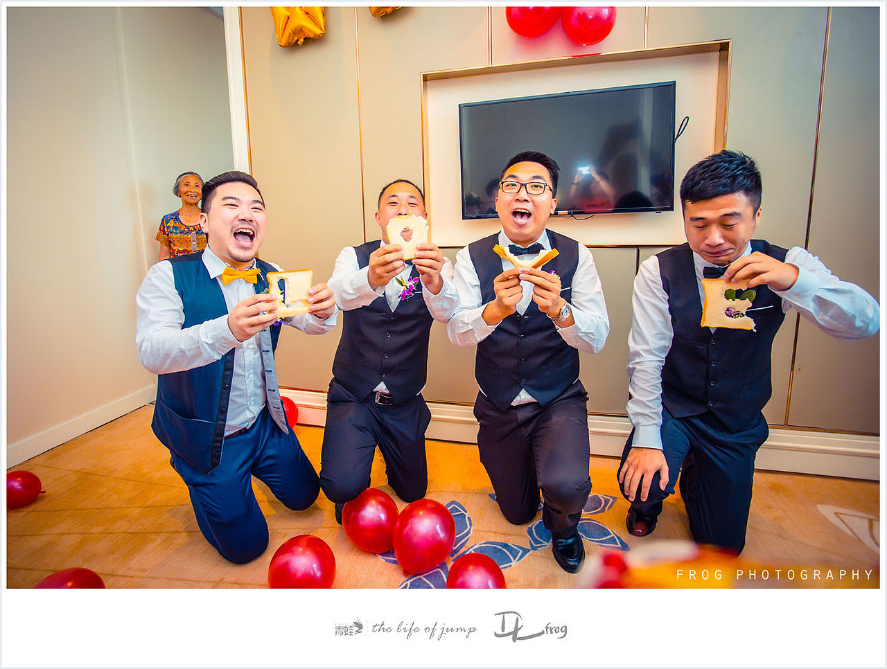 青蛙婚礼跟拍-结婚就要那么嗨！（图ZNDI5NTU4NTI=） - 人像摄影 - 站酷设计师青蛙婚礼摄影原创素材 - 站酷ZCOOL