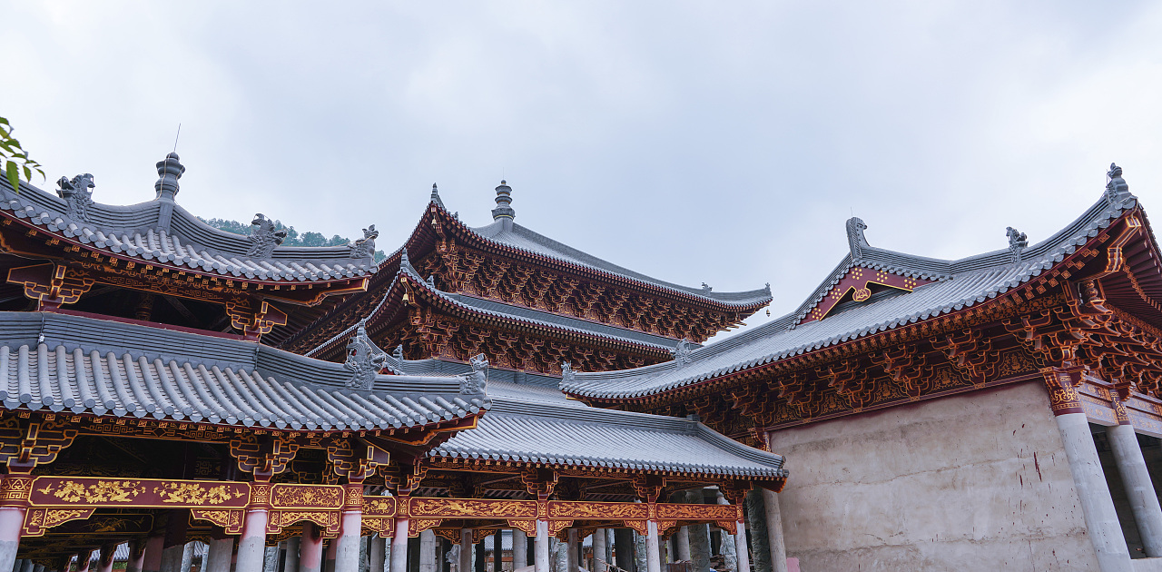 神光山上有座神光寺