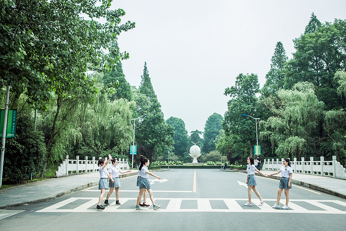 南林大毕业照（图ZNTQ0MDQ5NjA=） - 人像摄影 - 站酷设计师baiyang421原创素材 - 站酷ZCOOL