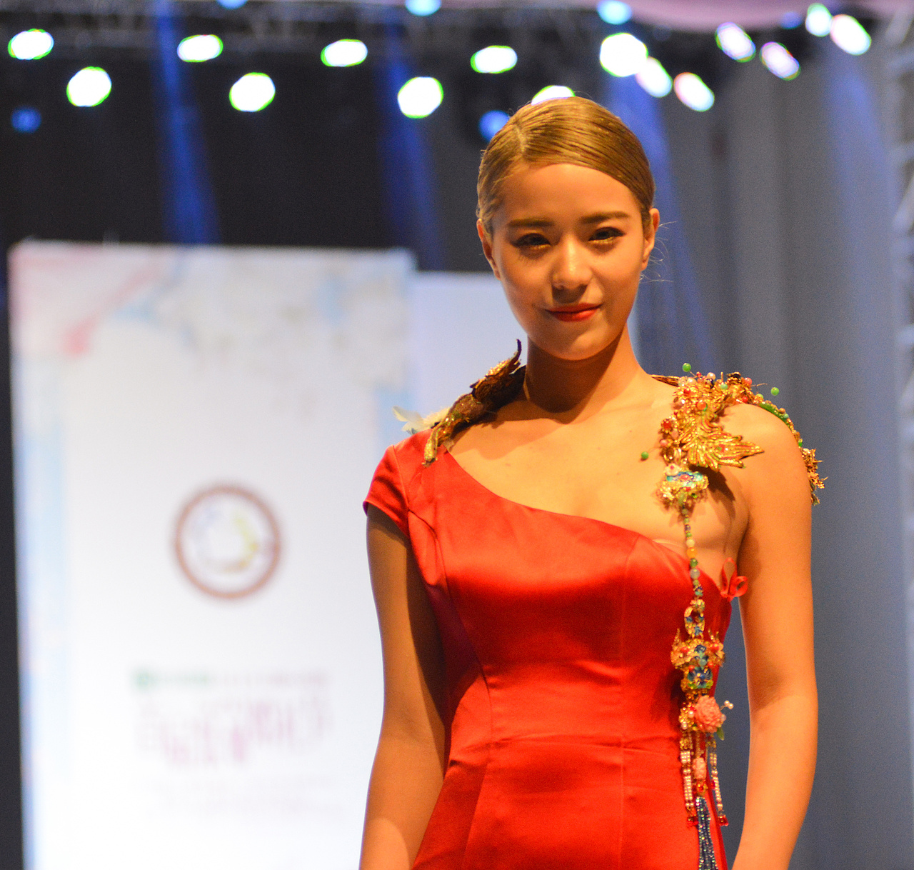 婚纱秀（图ZMTE2MTMyMjY0） - 人像摄影 - 站酷设计师楼大猪啊原创素材 - 站酷ZCOOL