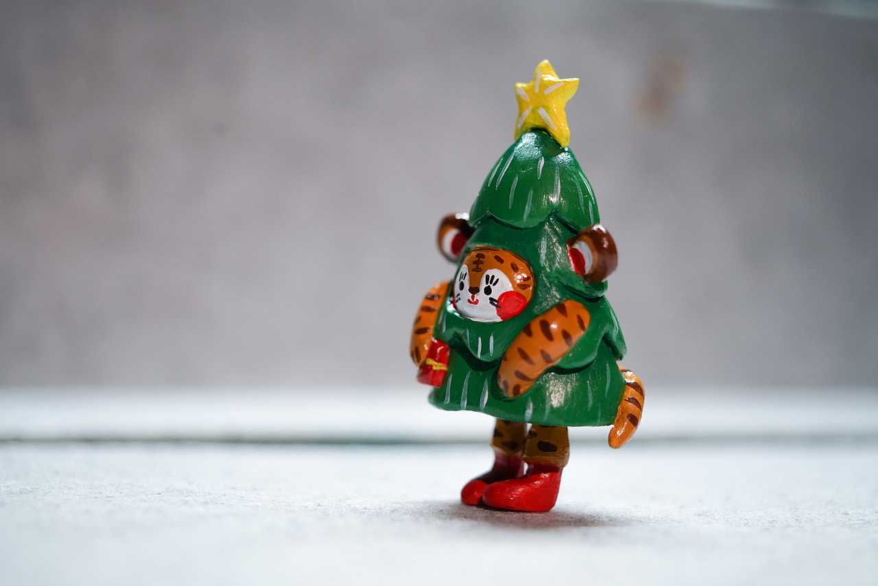 插画黏土设计——穿圣诞装的小老虎|手工艺|手办/模玩|lljerry_原创作