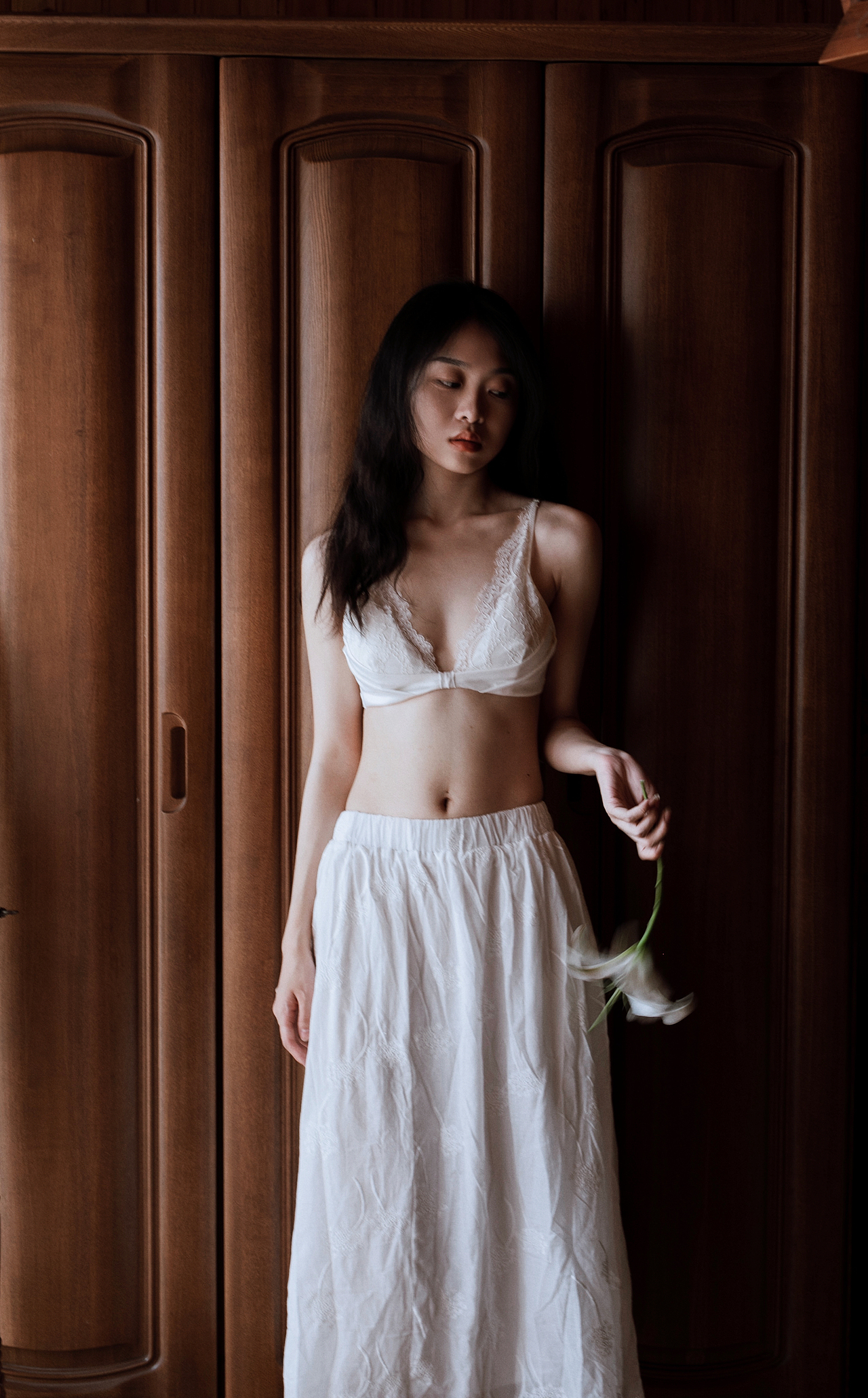 她在阁楼里
