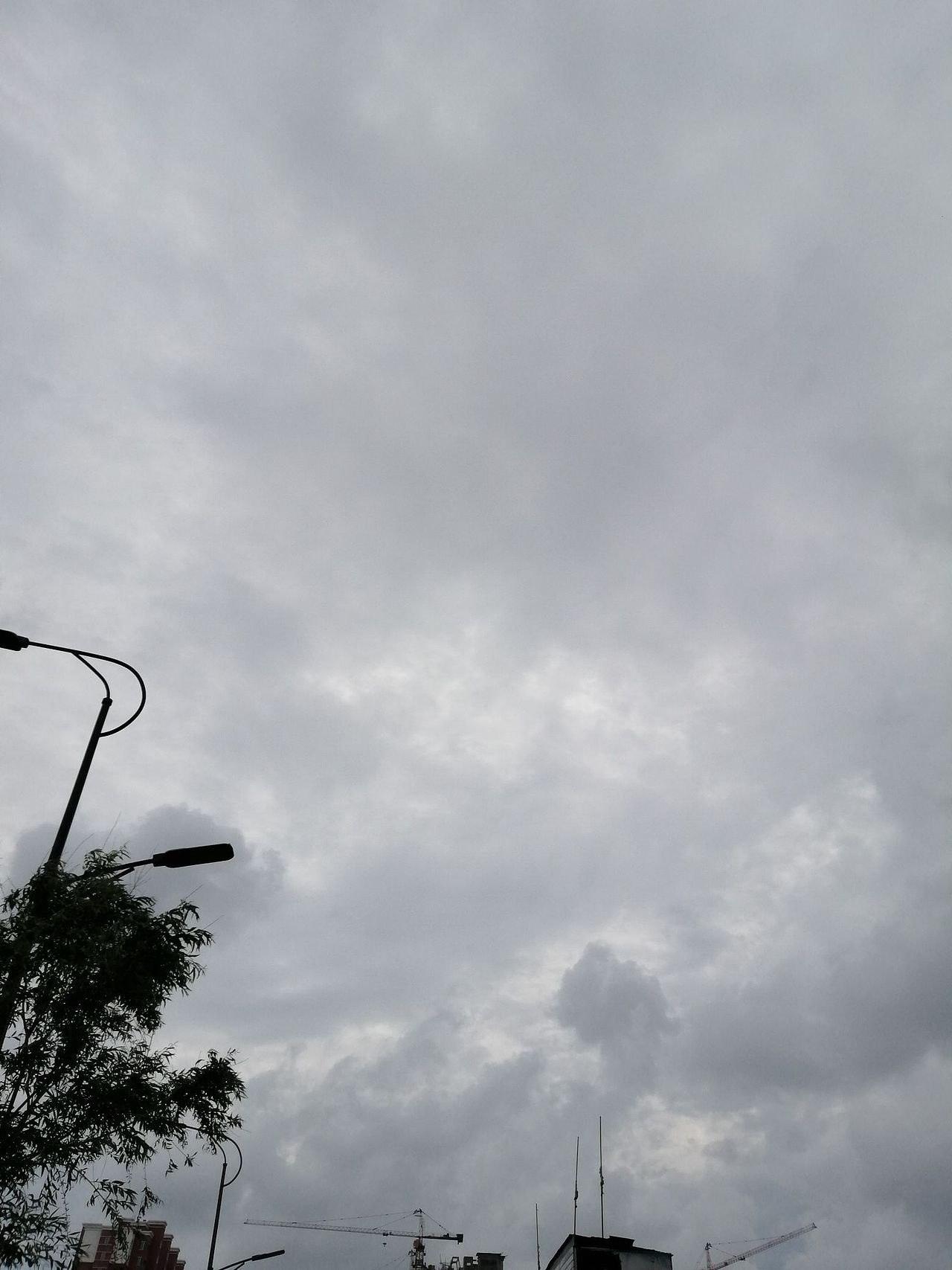 黑云压城和雨后天晴