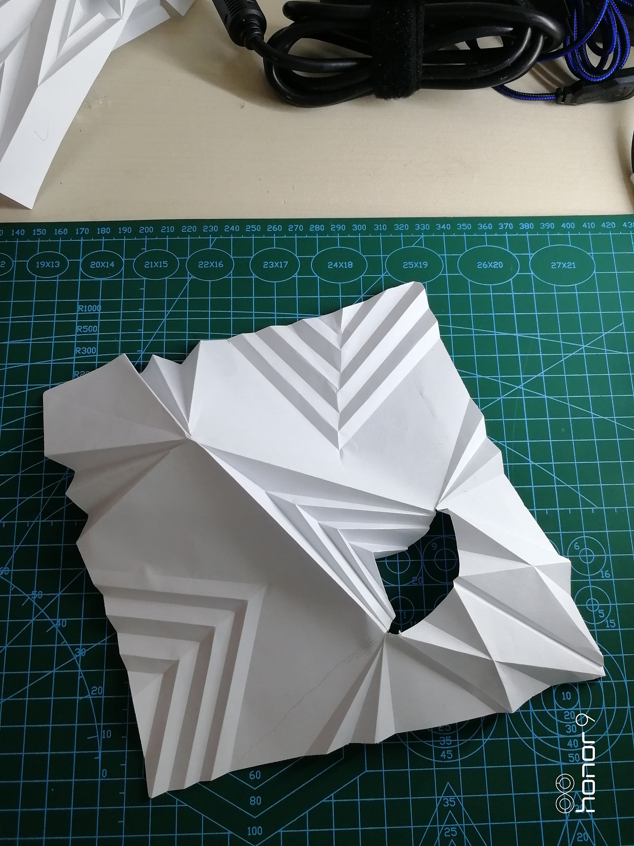 【立体纸雕教程1】三维设计？立体构成？折纸建筑？_哔哩哔哩_bilibili