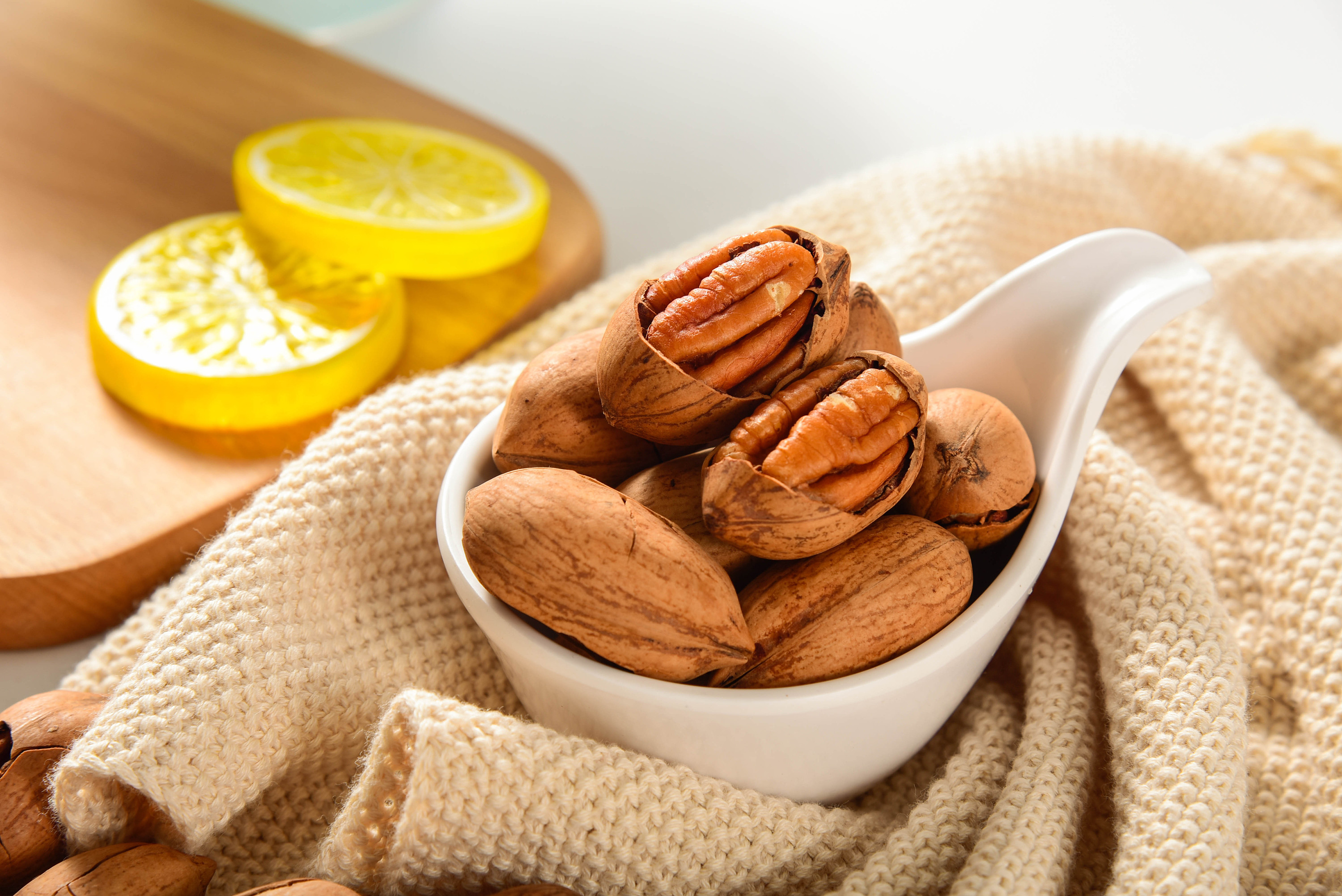 碧根果零 食拍摄 坚果拍摄 静物摄影 一只混江湖的猫