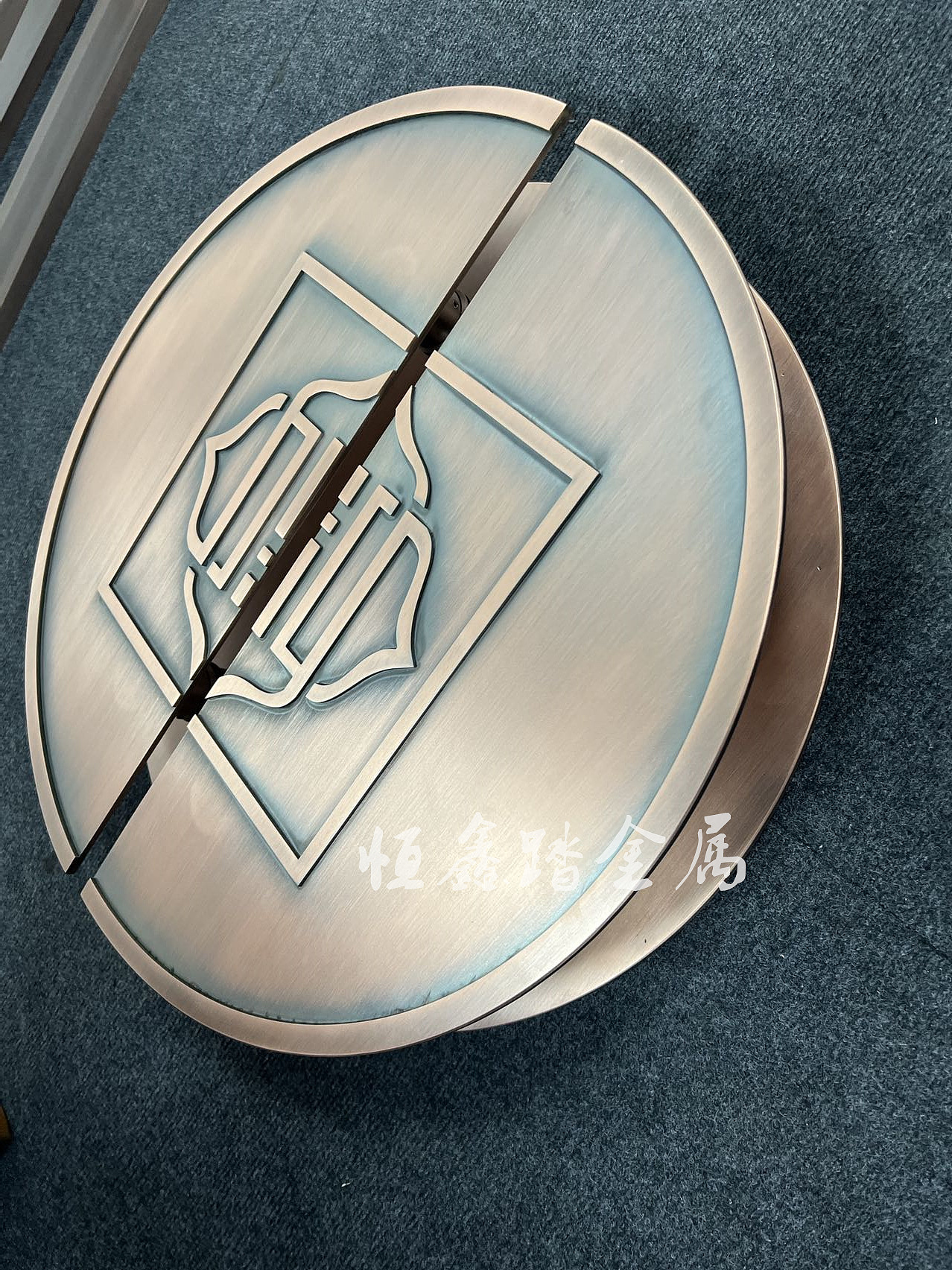 仿古铜铝板雕刻拉手 企业标志性拉手厂家给你惊喜多多