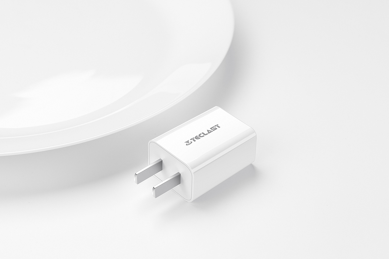 随手拍丨台电充电头（图ZMTUyNTcyOTYw） - 产品摄影 - 站酷设计师白底图原创素材 - 站酷ZCOOL