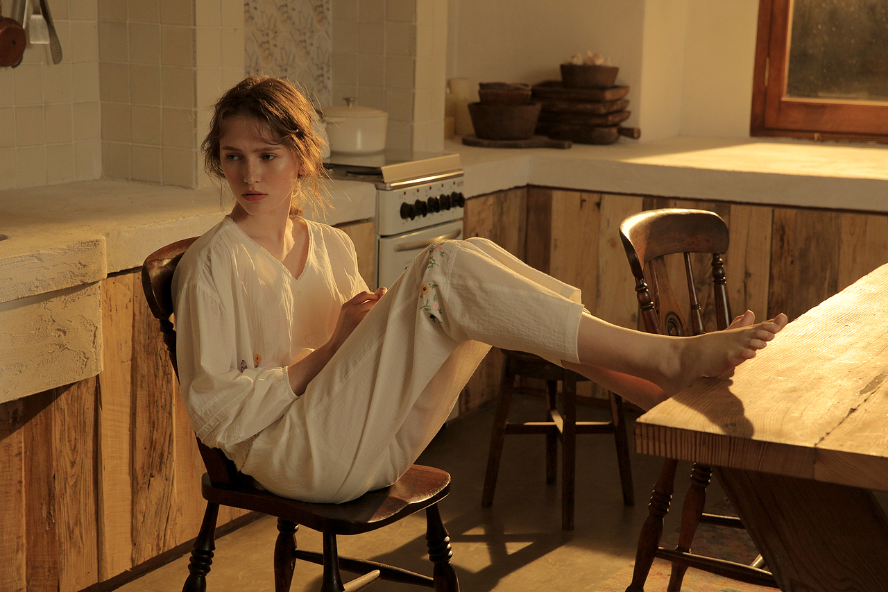 家居服拍摄 | MEJU蔓秋（图ZMTkxNjIyMTY0） - 人像摄影 - 站酷设计师PMstudio摄影原创素材 - 站酷ZCOOL