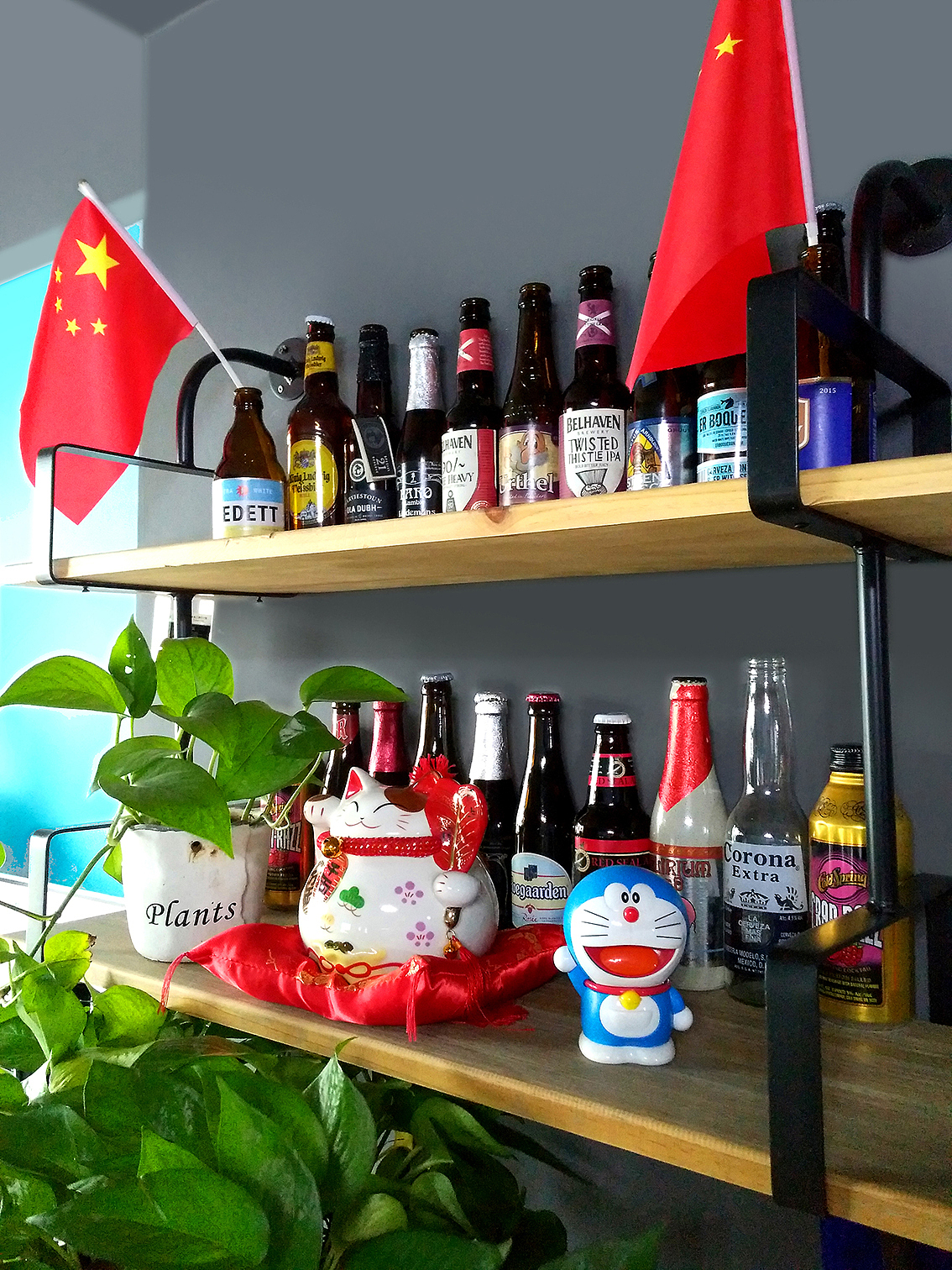 马上天冷了,发几张工作室照片吧~