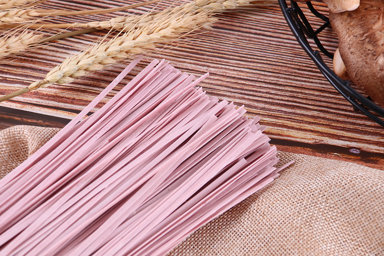 B06粮油米面\C05-米面杂粮\V60紫薯挂面（图ZMjU1MjgyMzY0） - 产品摄影 - 站酷设计师图海网原创素材 - 站酷ZCOOL