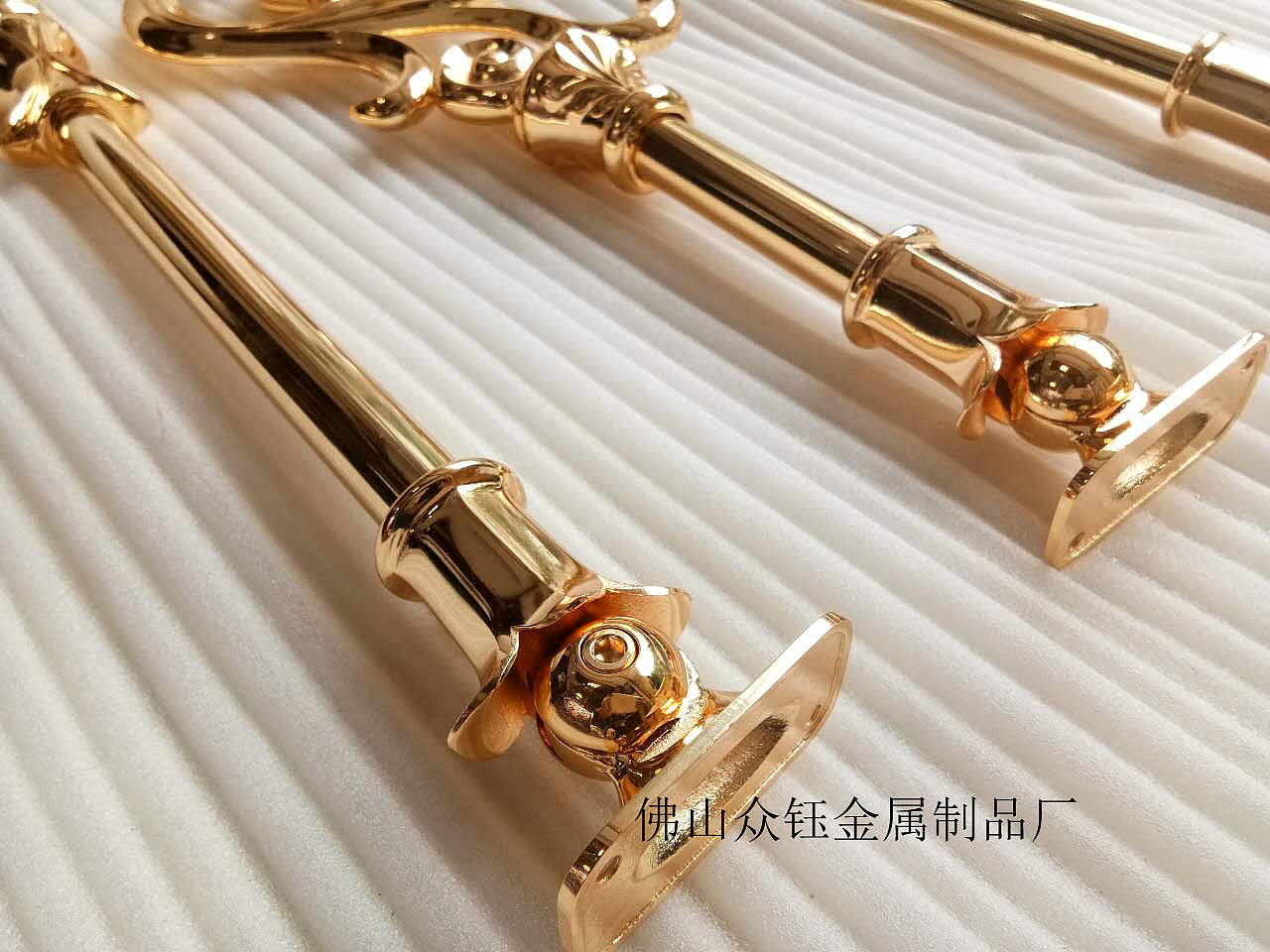 豪华私人独栋别墅护栏立柱安装