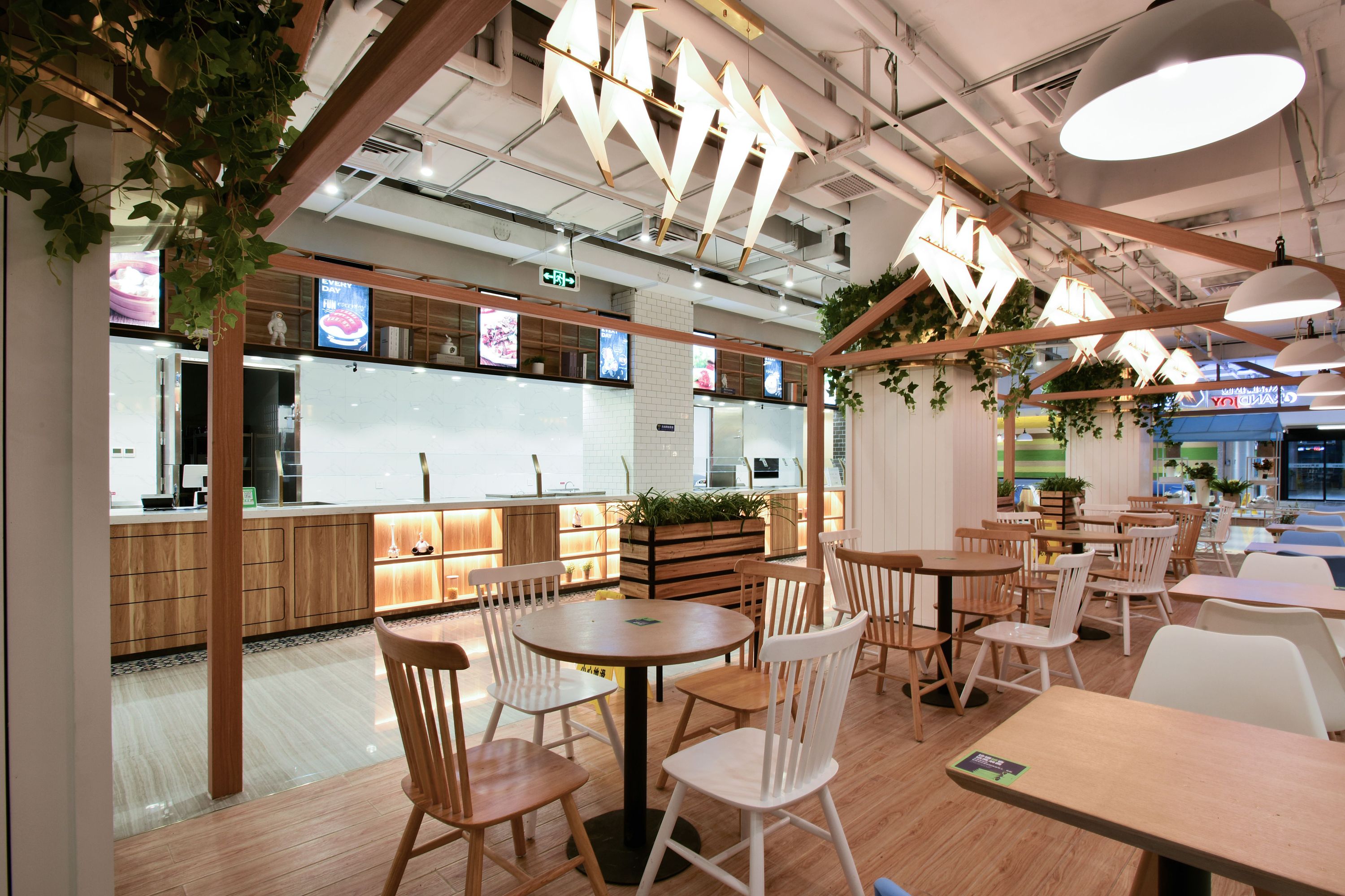 餐饮设计·中粮创芯食堂，现代化绿色生态食集-建e网设计案例