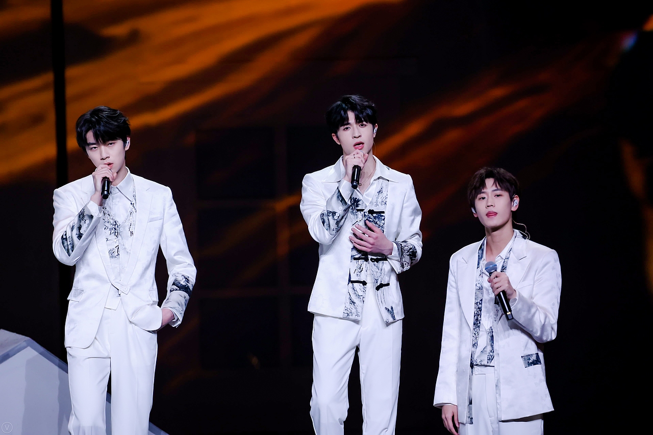 活动演唱会拍摄广告抖音快手摄影明星拍照直播会议摄影（图ZMjkwNjM4OTQ0） - 人像摄影 - 站酷设计师零晨视觉摄影原创素材 - 站酷ZCOOL