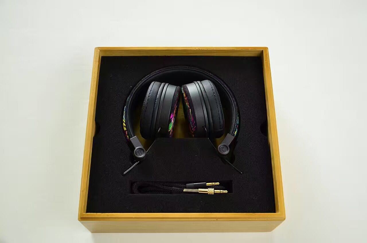 收入英国博物馆的巫&哈密刺绣 巫耳机 耳机 头戴式耳机