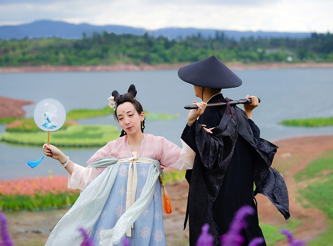 重力与漂浮（图ZMjY5Mjg2OTA0） - 艺术插画 - 站酷设计师森林数字艺术莫娜原创素材 - 站酷ZCOOL