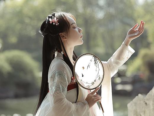 汉服设计/木梨枝《云缕》