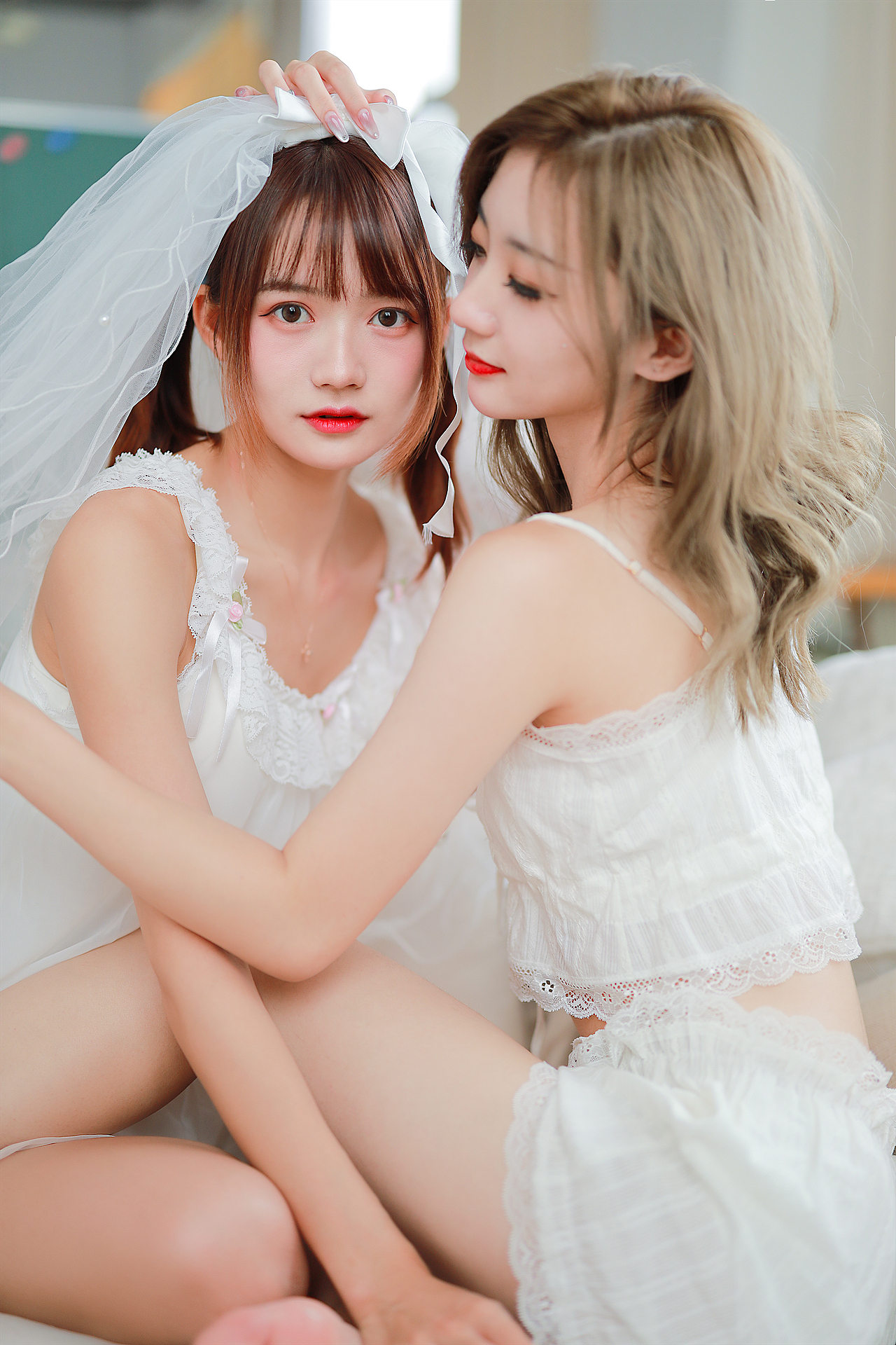 「双生姐妹花」