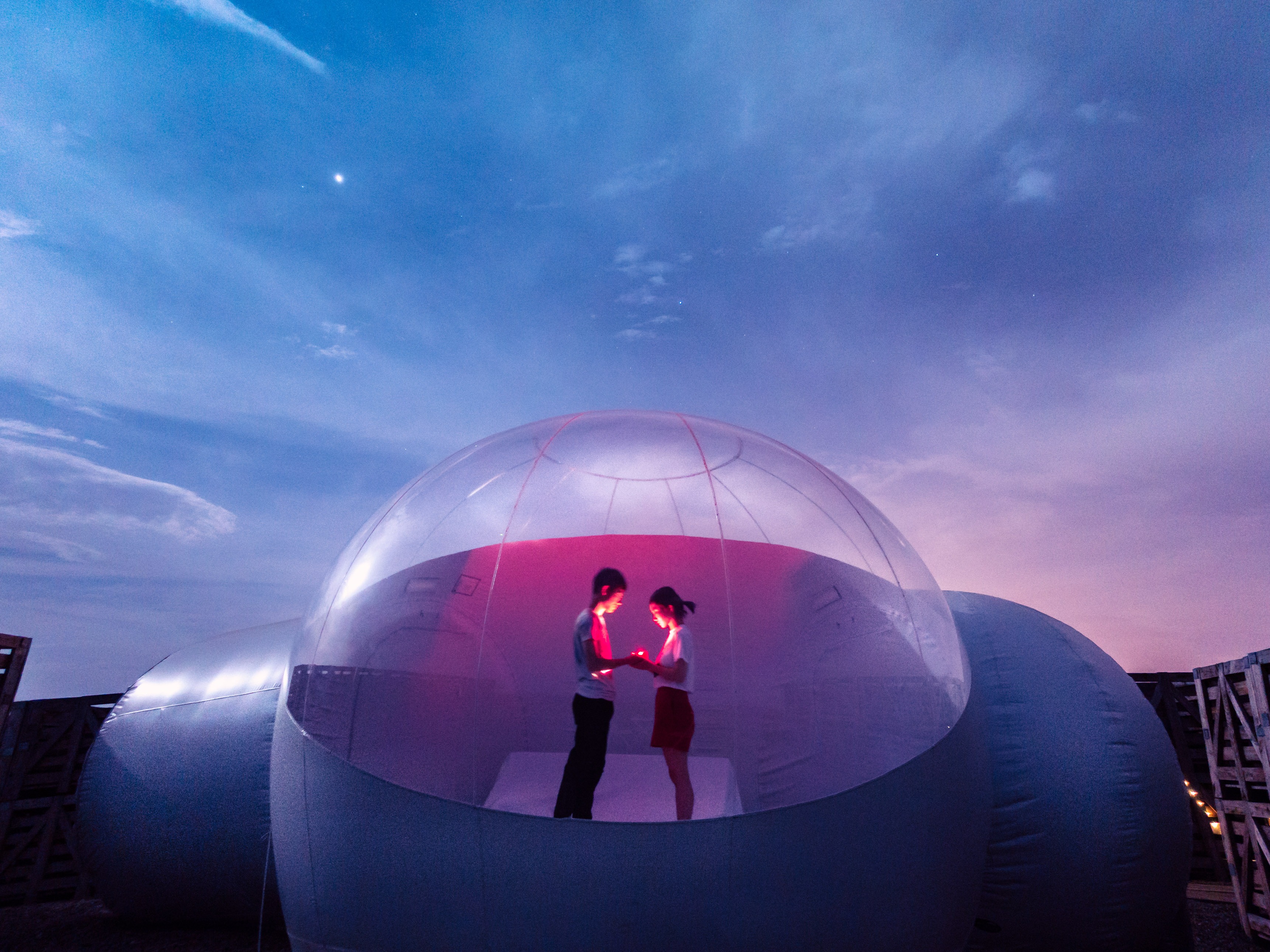 旅拍幕后：极致风光摄影之旅——戈壁星空下的泡泡屋