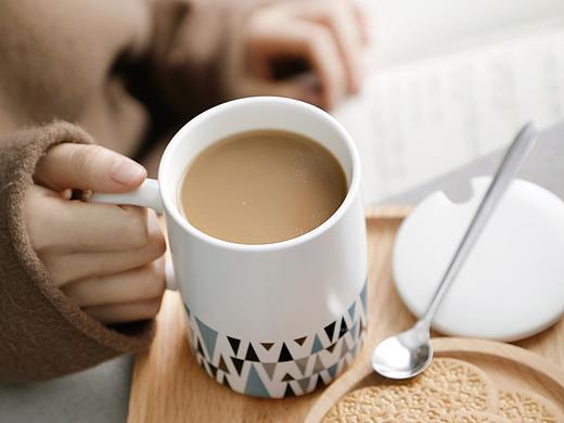 三月 · 臨（個人主頁-ZMzQ3NzMxNjQ=） - 產(chǎn)品攝影 - 站酷設(shè)計師云爾原創(chuàng)素材 - 站酷ZCOOL