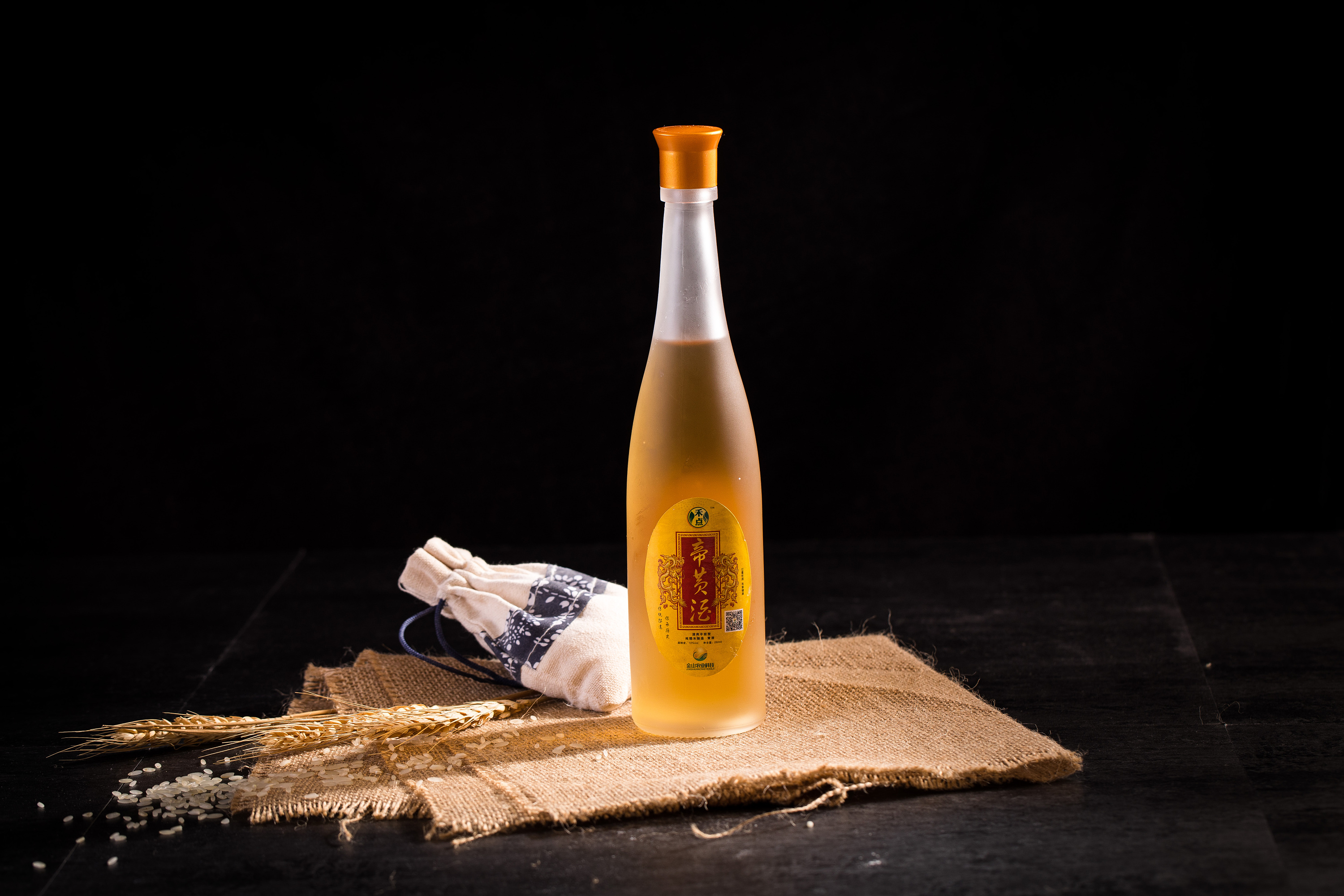 场景 酒 小龙虾