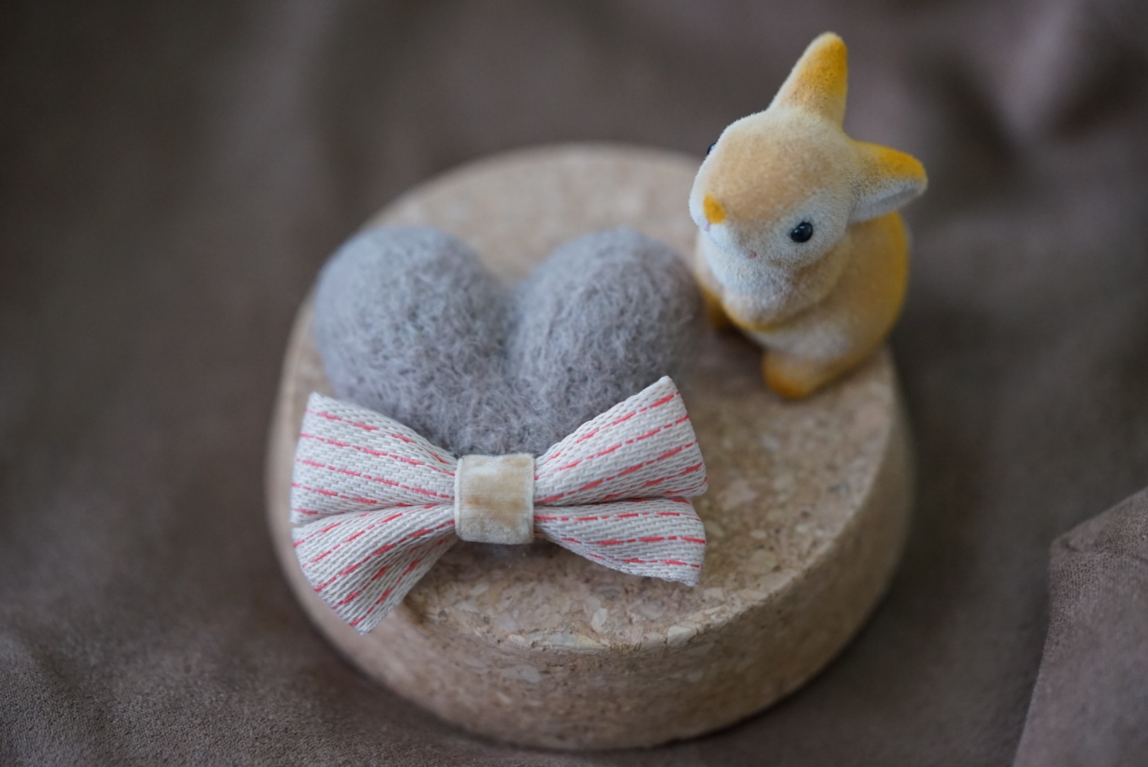 羊毛毡小心心胸针