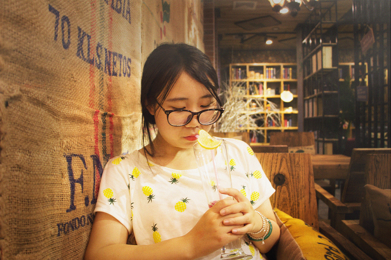 周末姑娘（图ZNTYzOTA4NzY=） - 人像摄影 - 站酷设计师卷卷snail原创素材 - 站酷ZCOOL