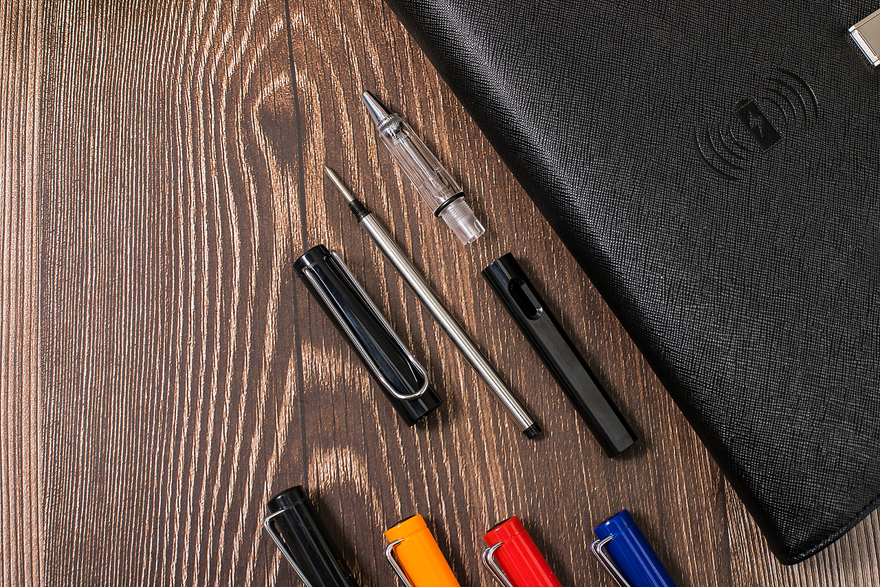 磁扣无线充电礼品套装记事本