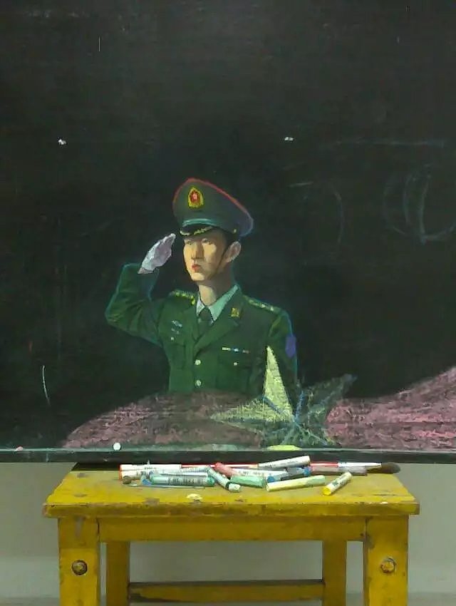 武警部队粉笔板报素材图片