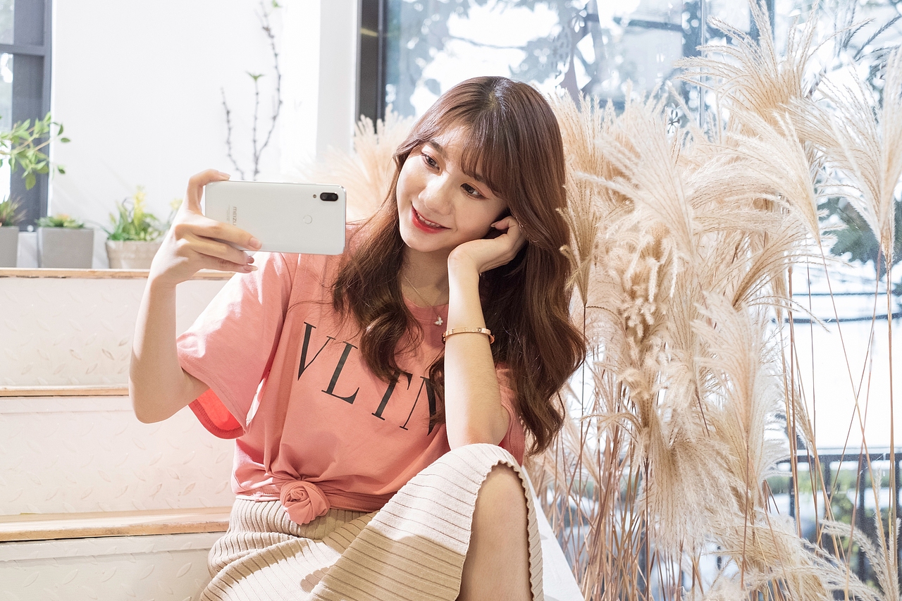 魅族手机note9 产品+模特手持照（图ZMTU4MjEwMjAw） - 产品摄影 - 站酷设计师兜里有大糖原创素材 - 站酷ZCOOL