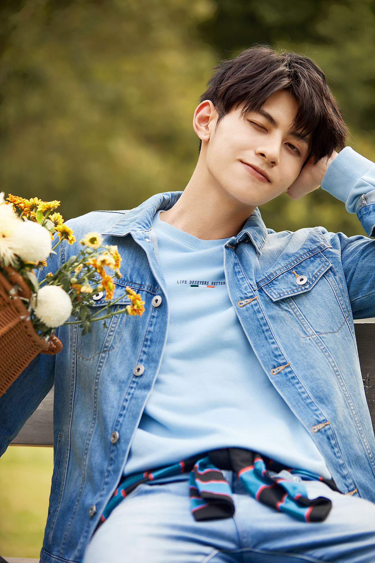 泳池，草地和羊驼（图ZMjE1MzYxNjYw） - 人像摄影 - 站酷设计师WaiTinG0417原创素材 - 站酷ZCOOL