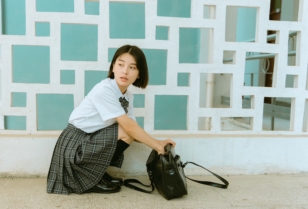 等你下课（图ZMTE5Mjk1MjQ4） - 人像摄影 - 站酷设计师爬小宝原创素材 - 站酷ZCOOL