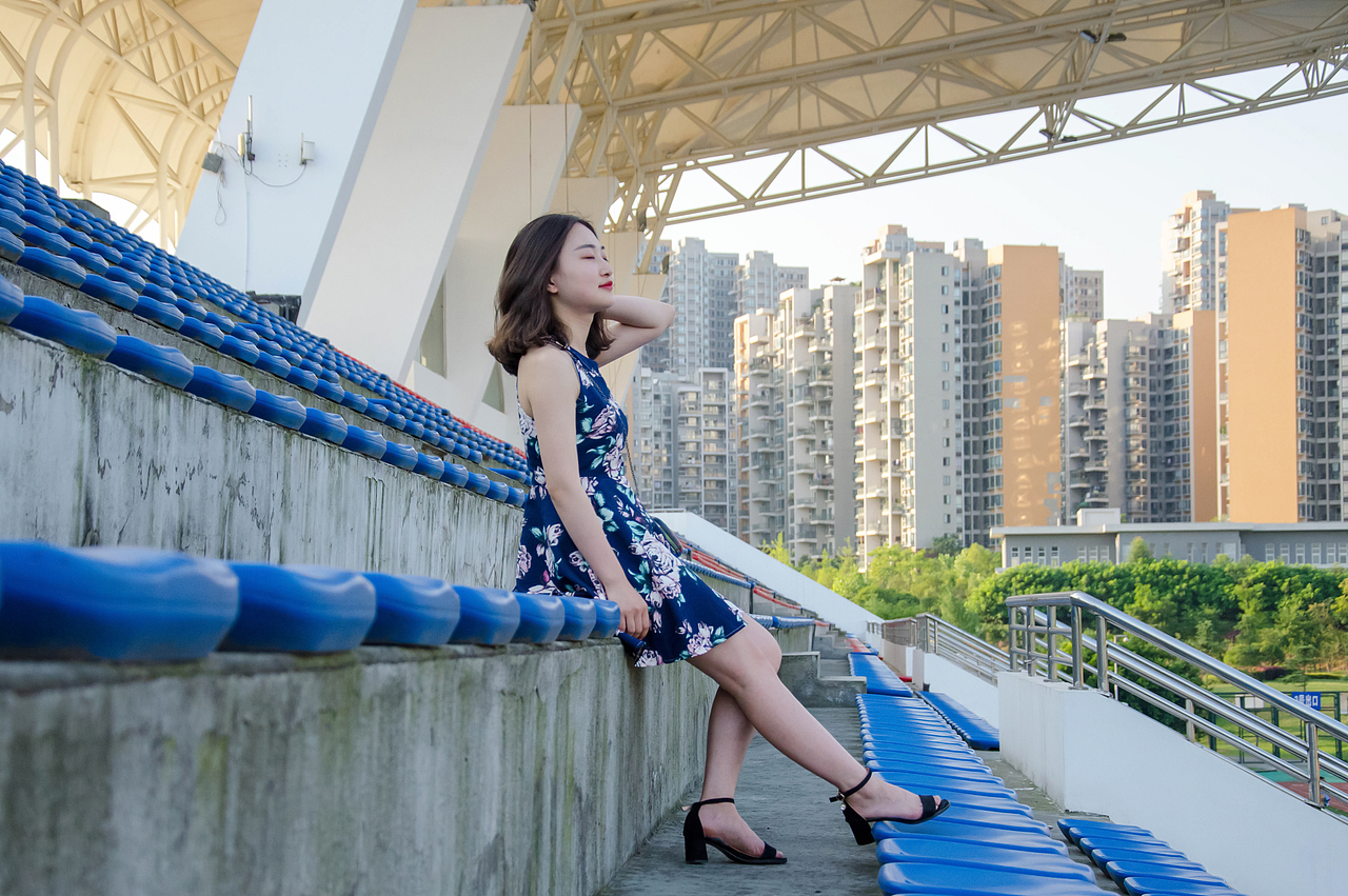 运动会的进行曲偶尔比老情歌更让人怀念（图ZMTI2OTY1MjE2） - 人像摄影 - 站酷设计师让我康康这个名字原创素材 - 站酷ZCOOL