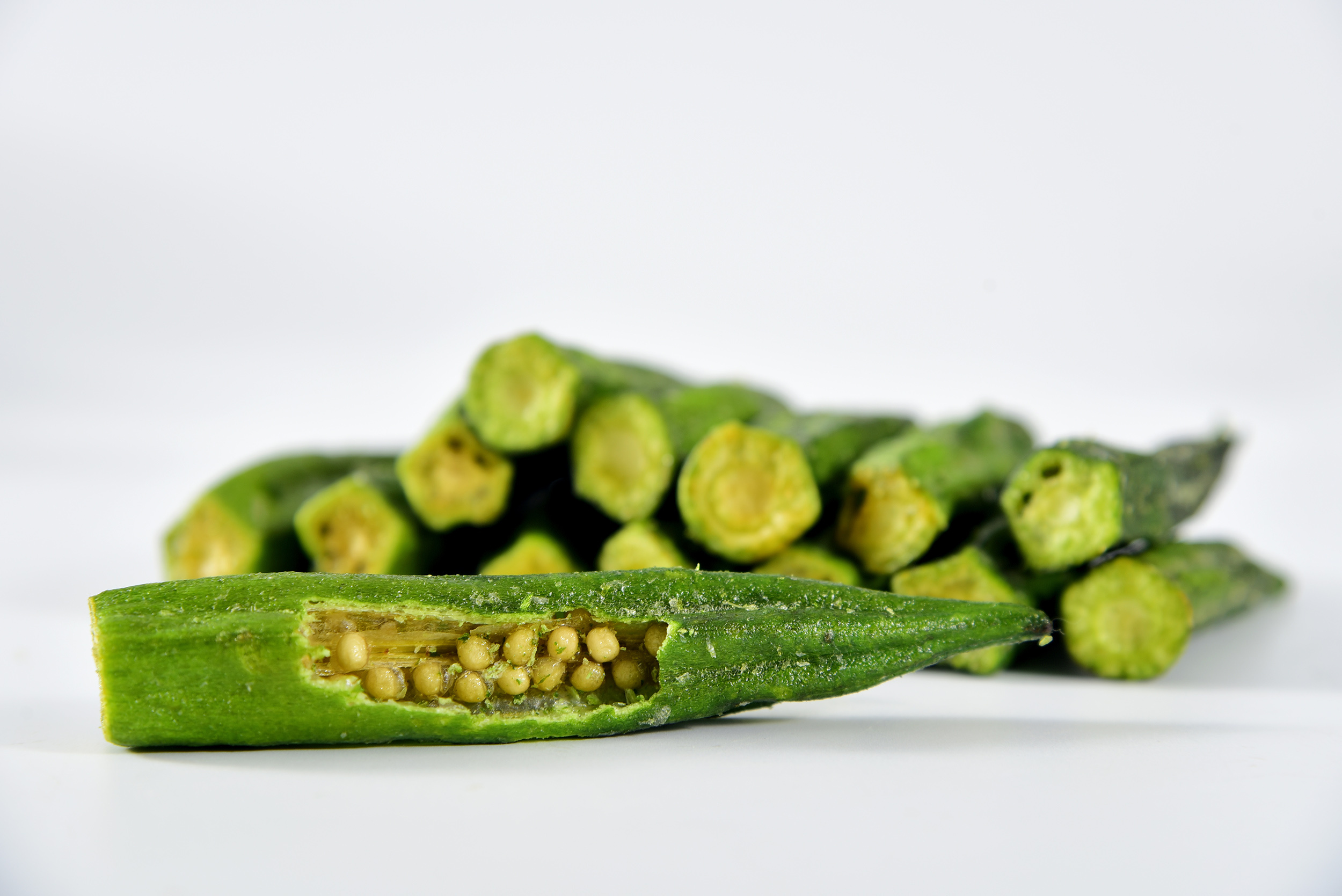 秋葵脆 秋葵干 坚果拍摄 静物摄影 一只混江湖的猫