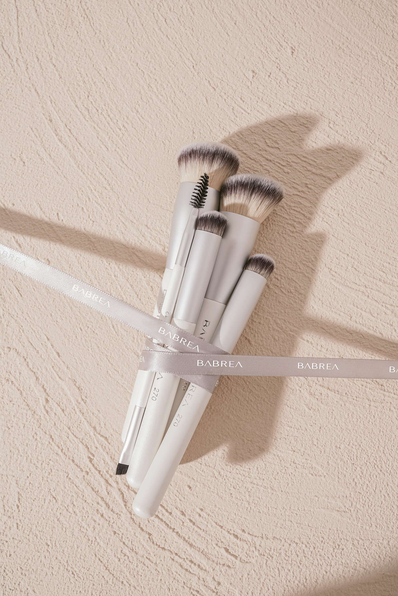 化妆刷 轻质 美妆工具 产品静物 摄影（图ZMjk2OTE0NjI4） - 产品摄影 - 站酷设计师v大梨呀原创素材 - 站酷ZCOOL