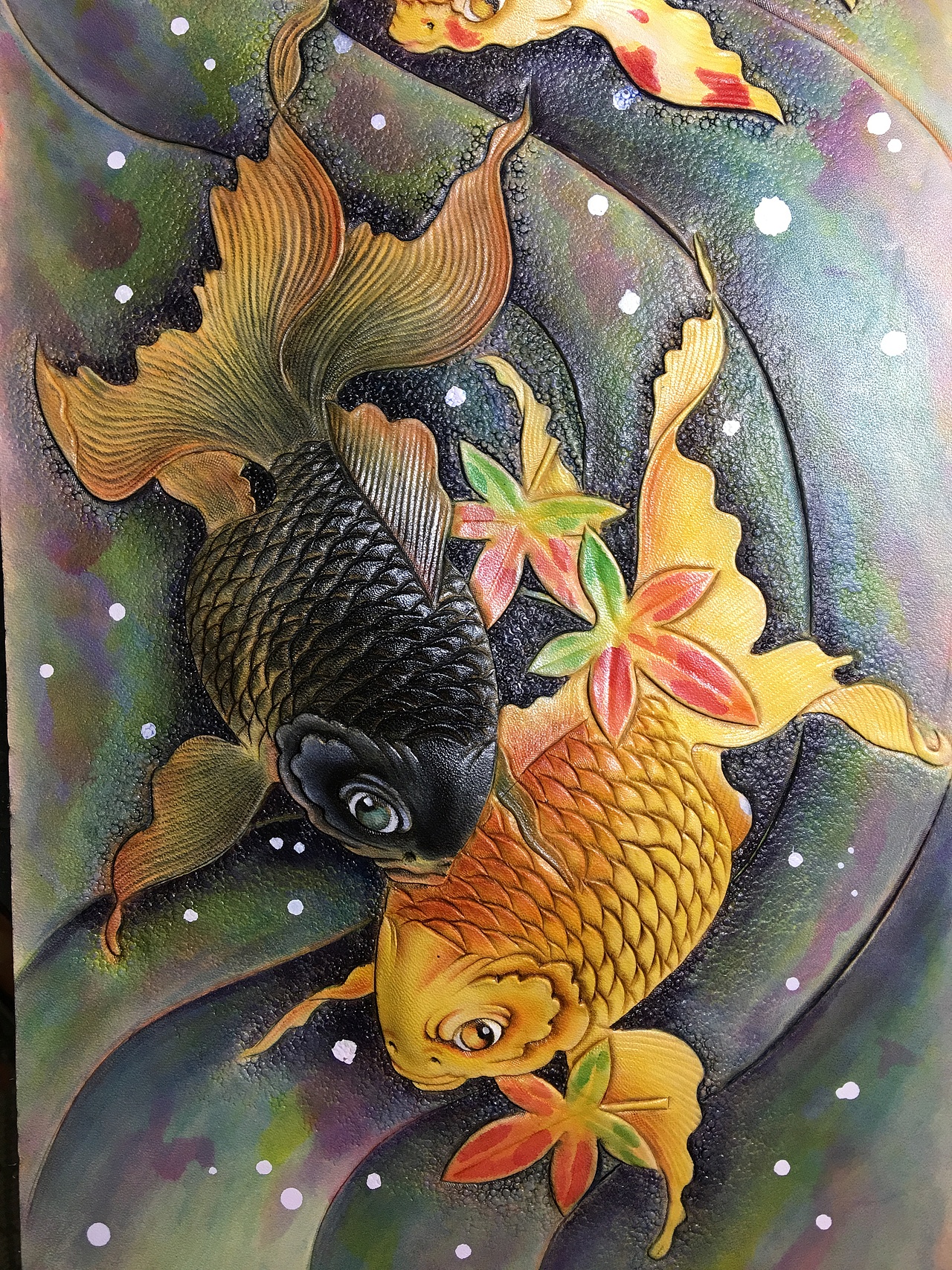皮雕画—-金鱼戏水（图ZMTQxNzE3NTA4） - 工艺品设计 - 站酷设计师斑寅原创素材 - 站酷ZCOOL