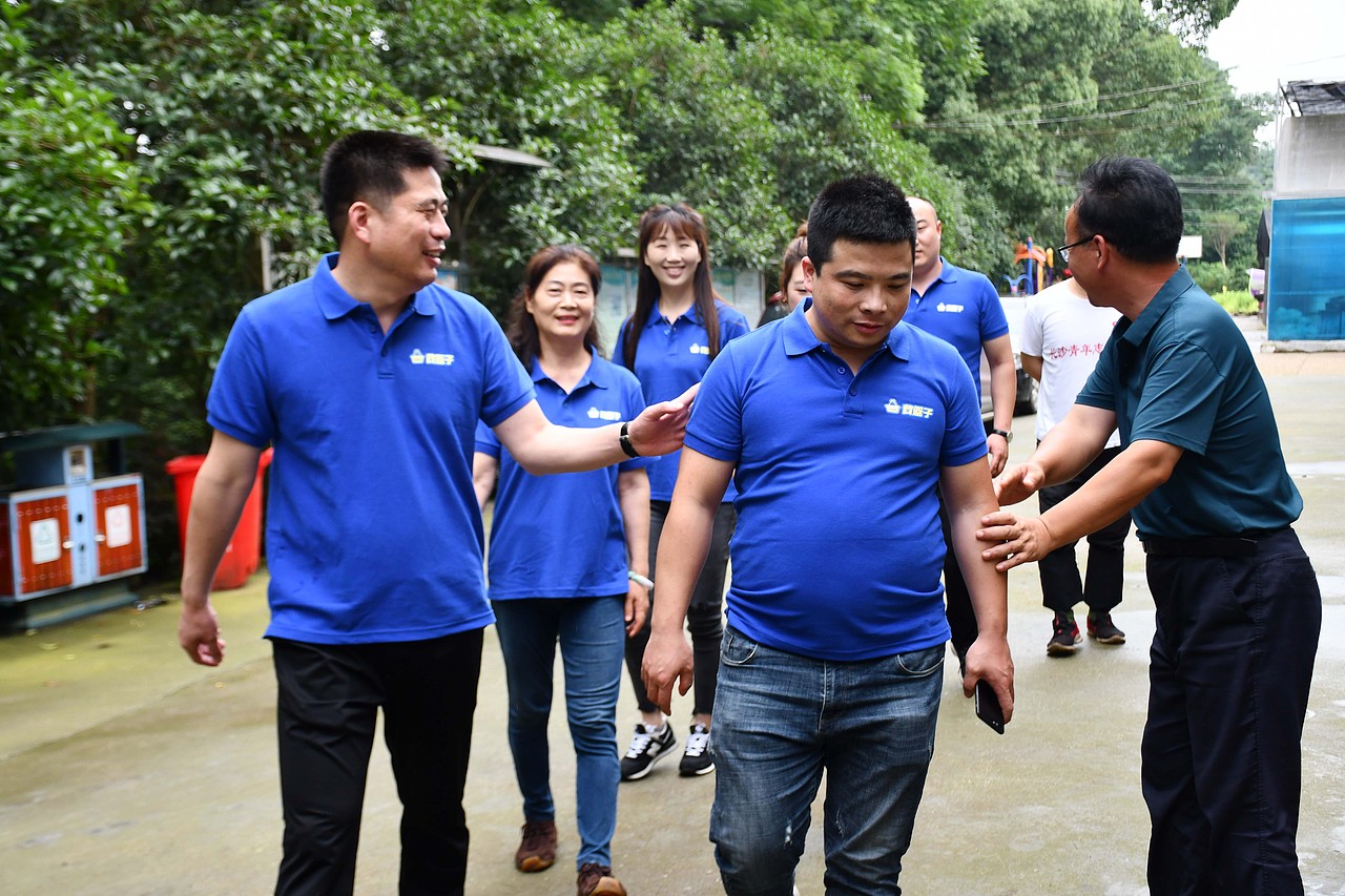 陈老汉出品 | 黄篮子生鲜连锁品牌VI视觉体系制造